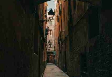 p站官方官网专题运营策略｜页面布局改版提升转化表现